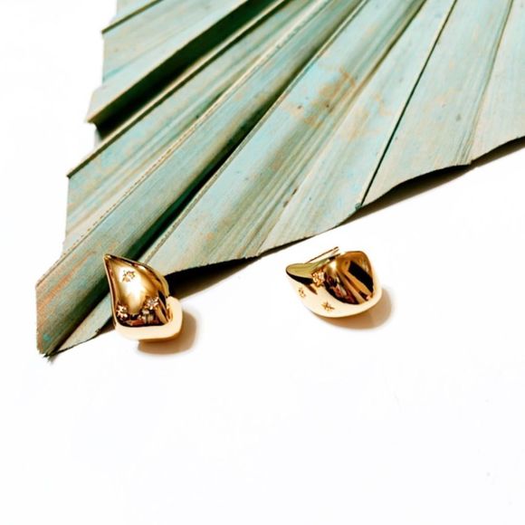 #121 Anthro huggie stud earrings in gold - Picture 2 of 5